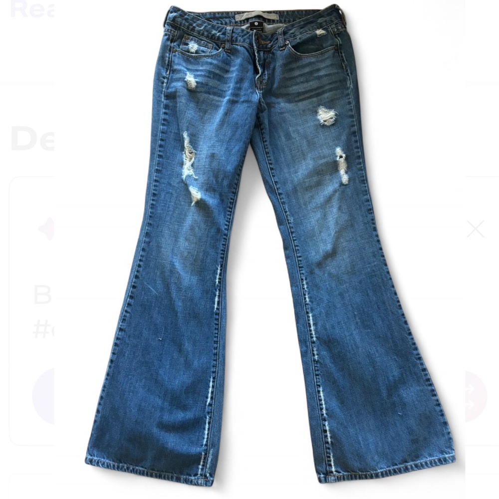 Refuge Distressed Flare Jeans Size 7 Medium Wash Y2K Boho Denim